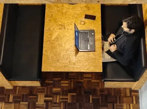 Espaço de trabalho na Aldeia Coworking Centro Cívico