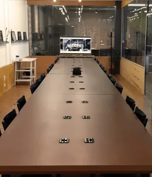Sala de reunião em Curitiba para 24 pessoas na Aldeia Coworking