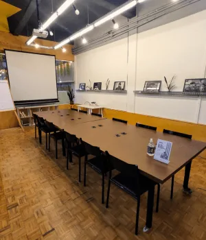 Sala de reunião em Curitiba para 12 pessoas na Aldeia Coworking